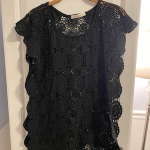 BCBGMAXAZRIA crochet cap sleeve top delicate, Lacy intricate circular pattern.
